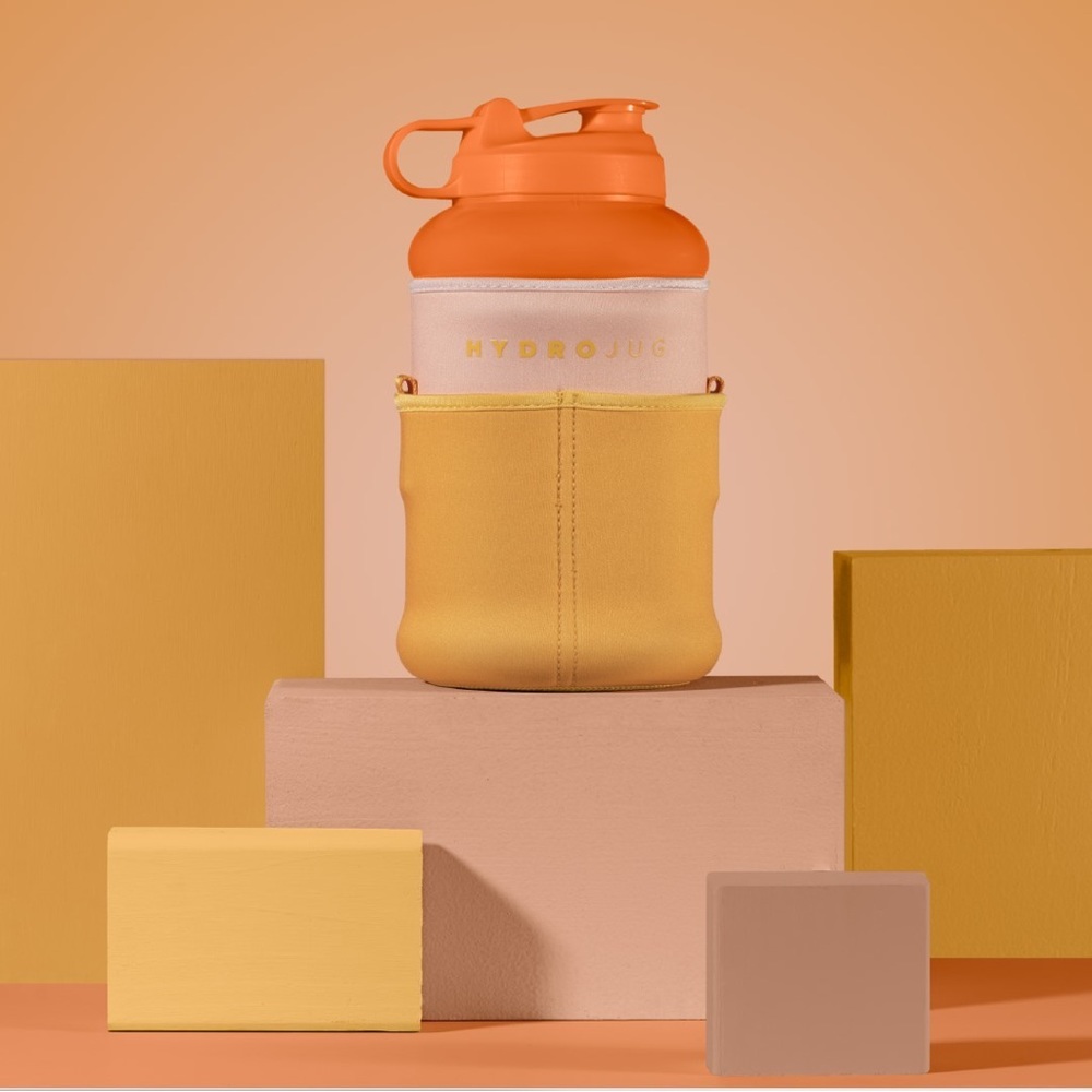 Brand new hydro jug, sleeve and straw. Still in packaging!
